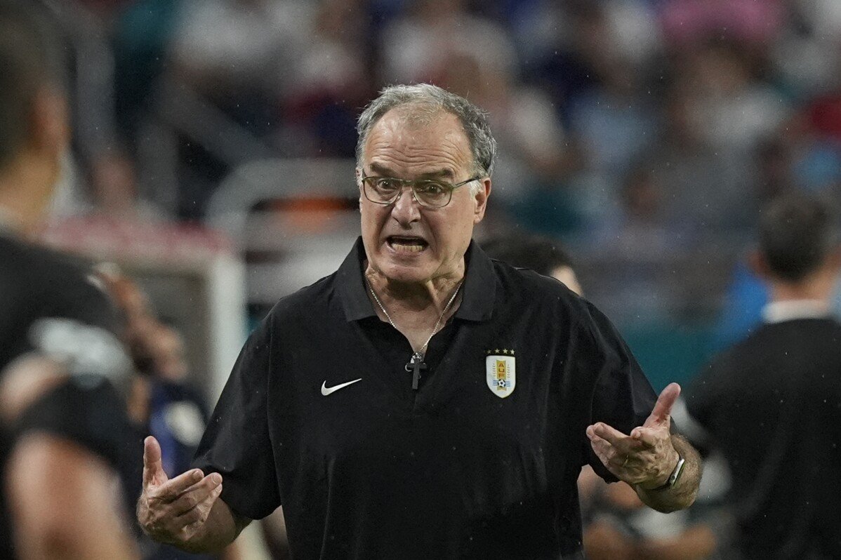 Il coach dell'Uruguay, Marcelo Bielsa, è sospeso per la partita della Copa America contro gli Stati Uniti